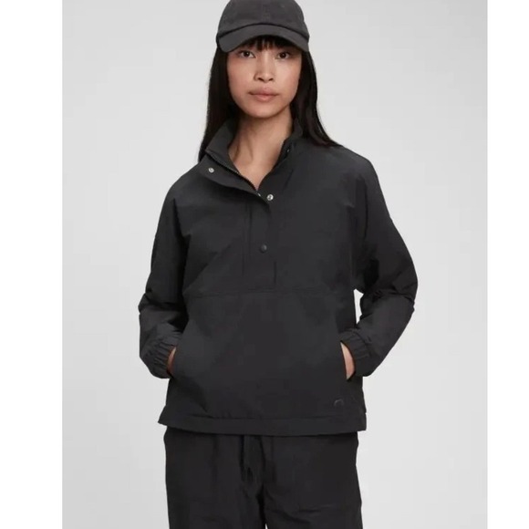 GapFit Women's Black Pullover Commuter Jacket Snap Button Mock NeckSleeve - Picture 1 of 15